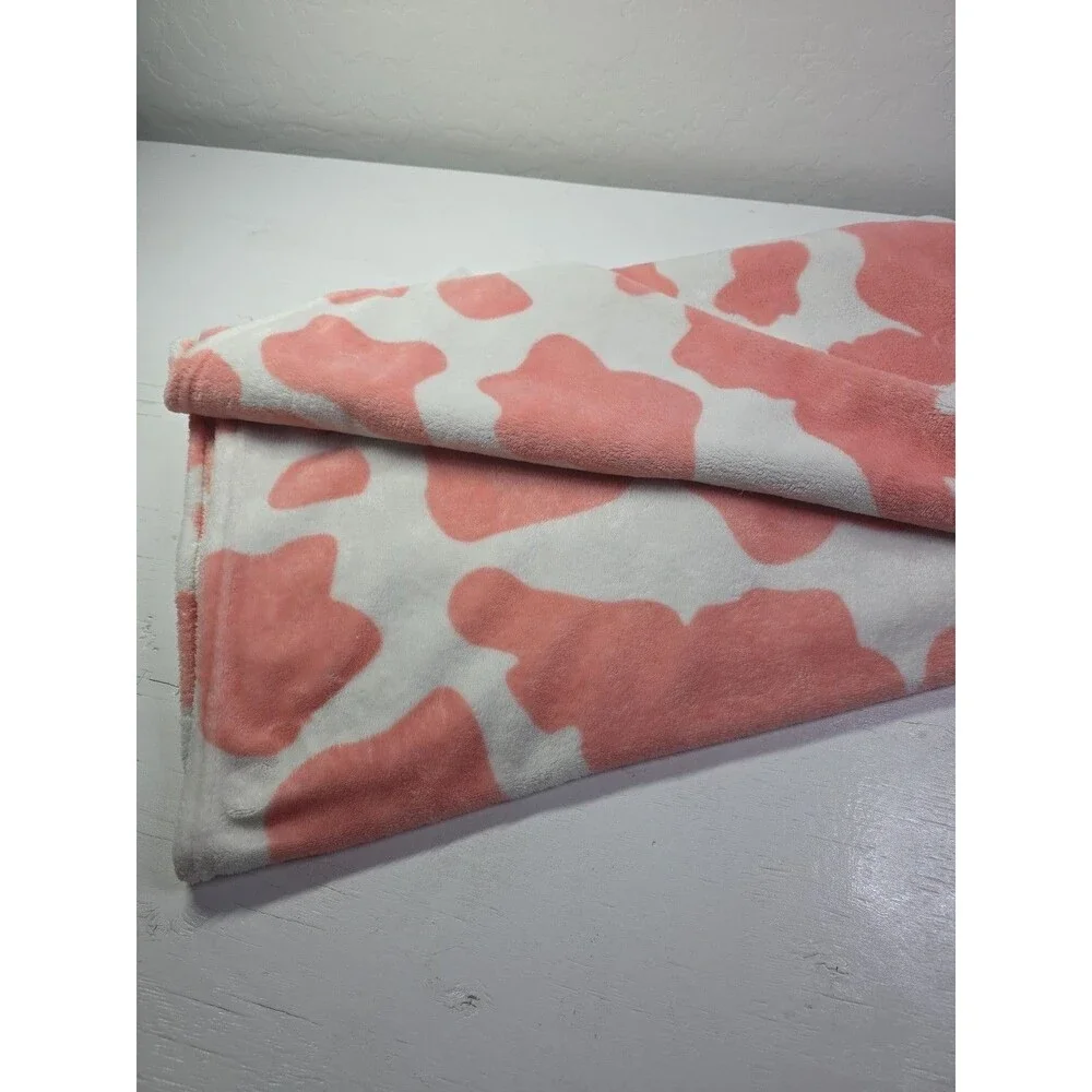 Strawberry Pink Fleece Blanket - Cute Soft Cow Print Throw for Bedroom Decor ...
